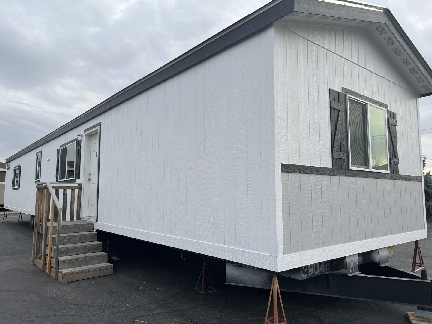 Exterior side view of the Fleetwood Legacy singlewide home.