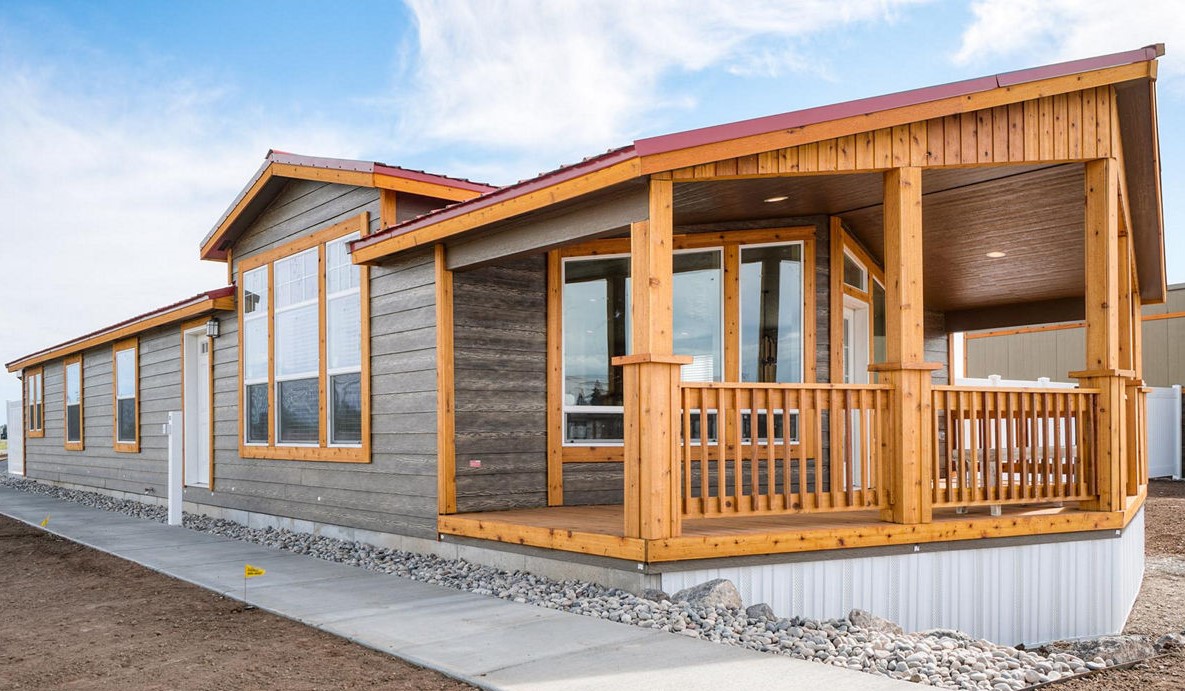 CB4603C mobile home exterior
