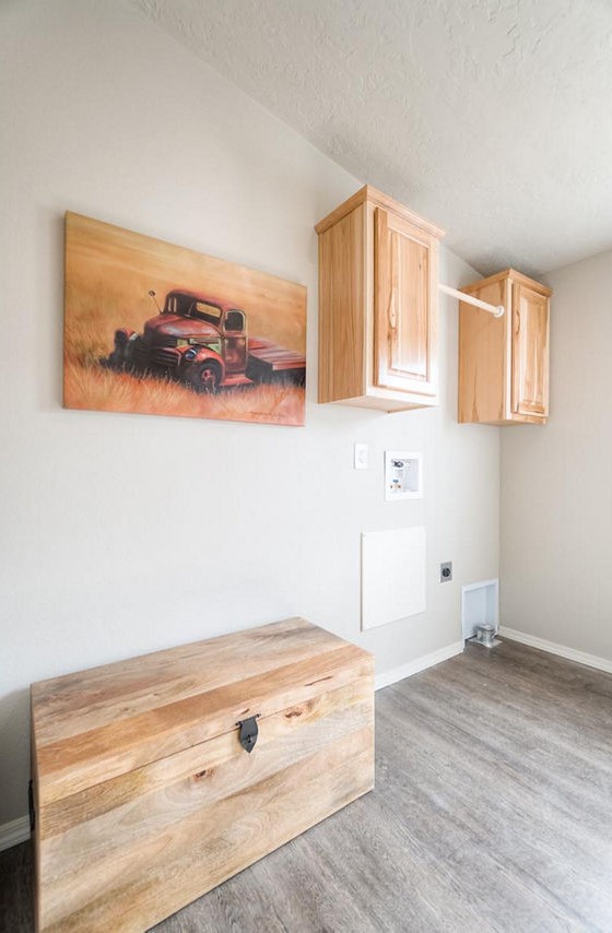 Champion custom home utility laundry room