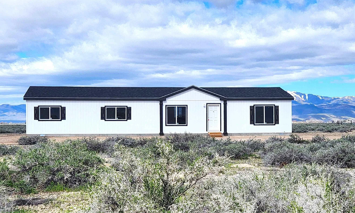 Affordable and stylish exterior on the Cavco Broadmore 28683B