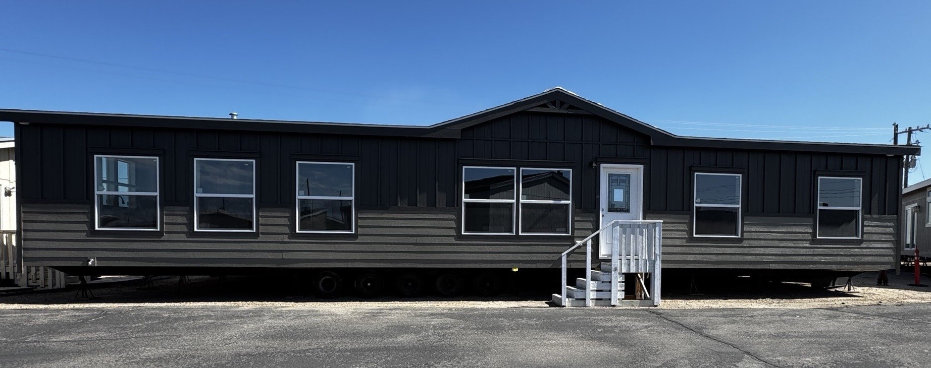 Prestige Series 30603F The Clover: Exterior view of this stunning mobile home design by Fleetwood Homes.
